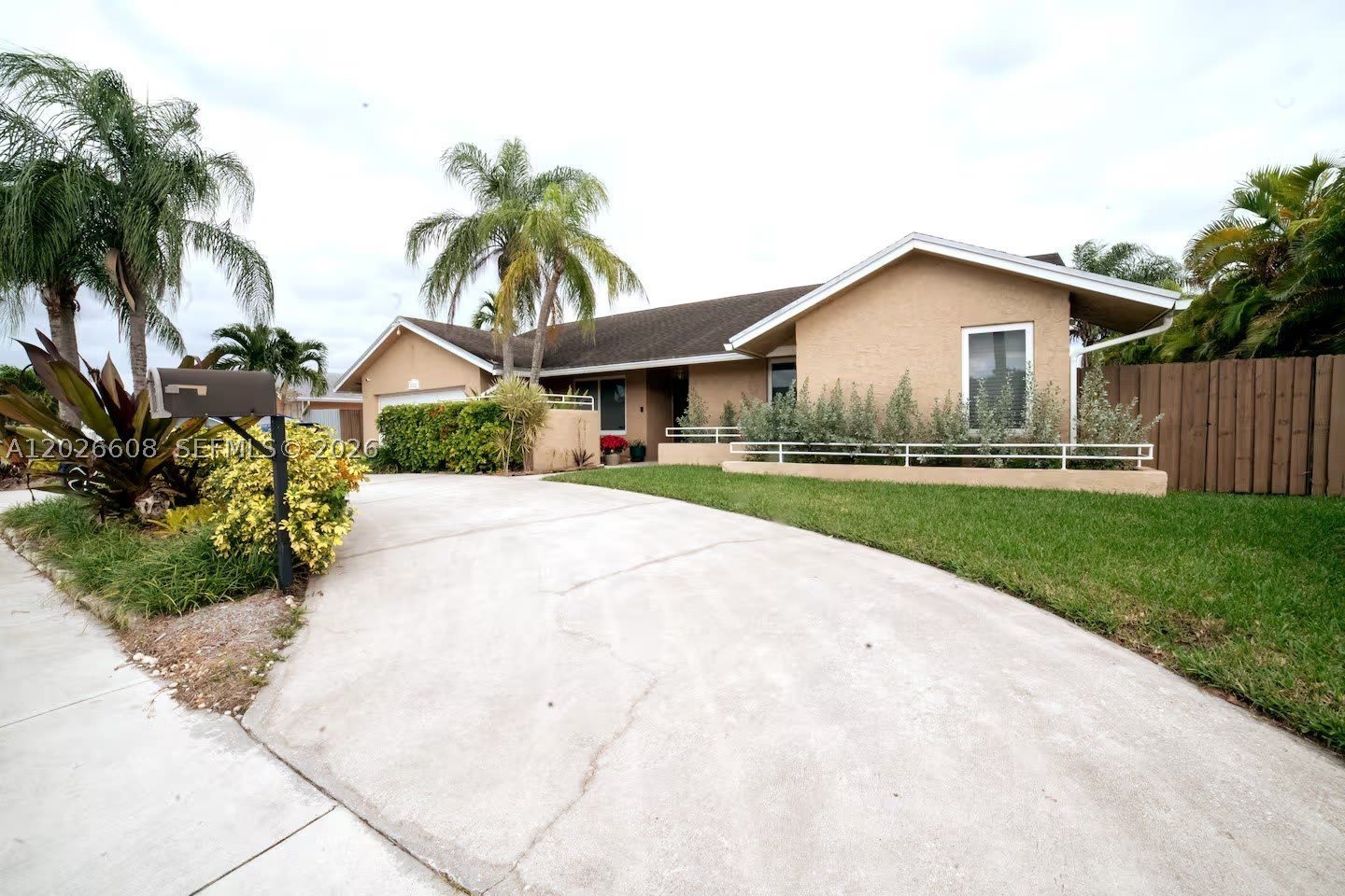 11931 SW 132nd Ave – photo 1
