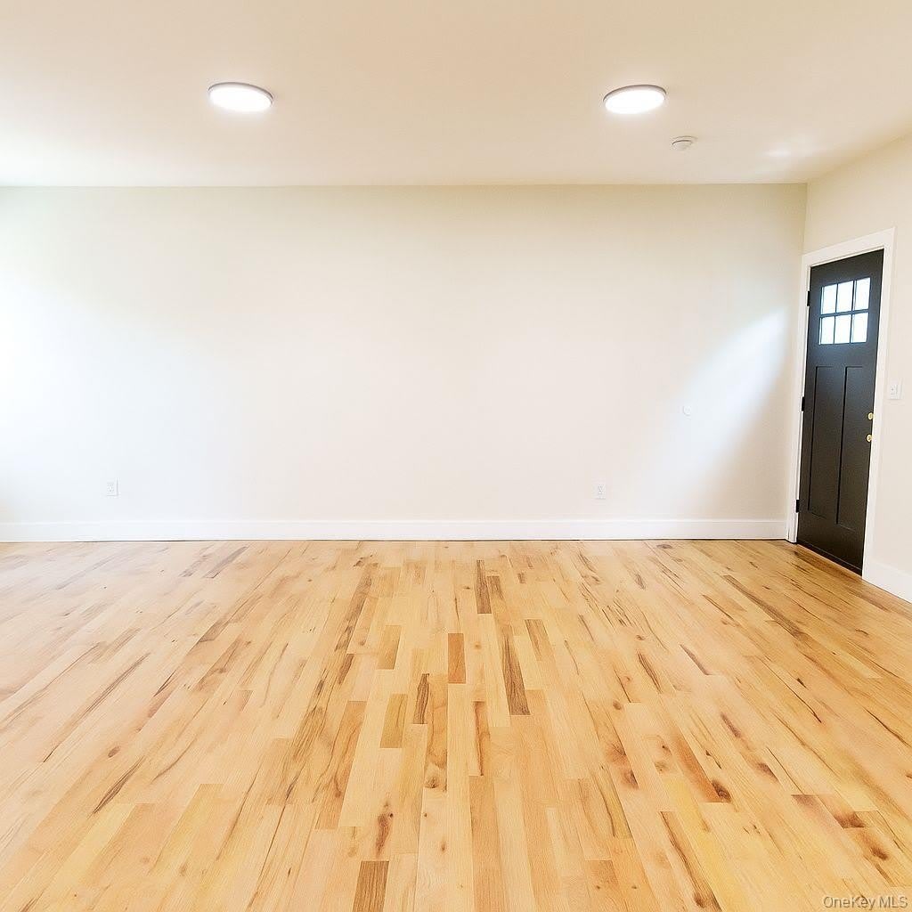 328 Columbia Street – photo 4