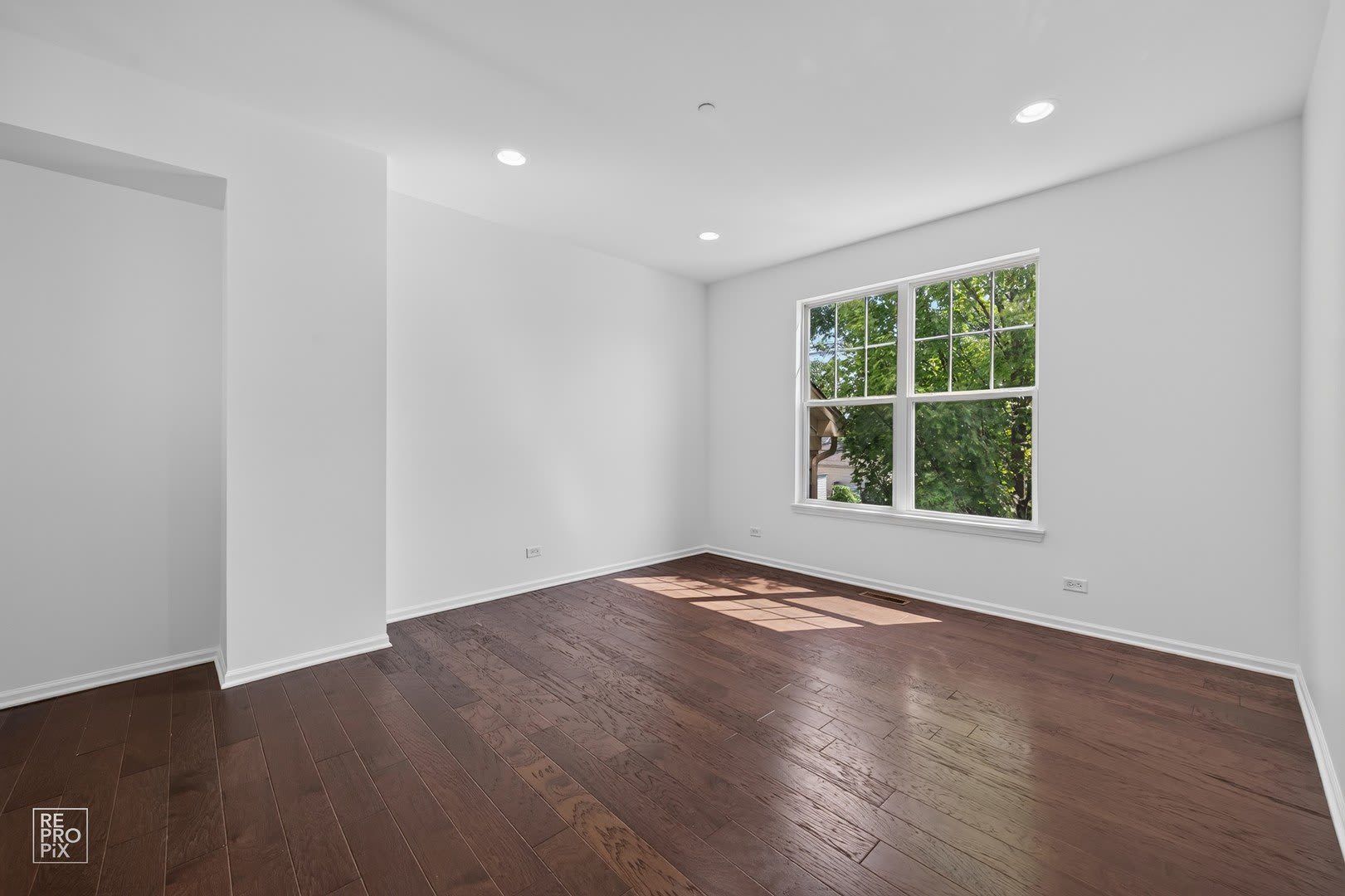 220 Laurel Avenue – photo 5