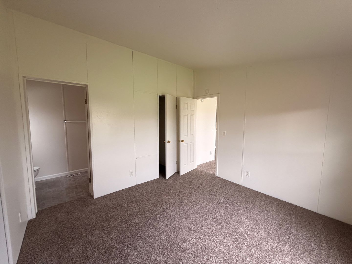 Great Updated 3 Bedroom Home In Green – photo 5