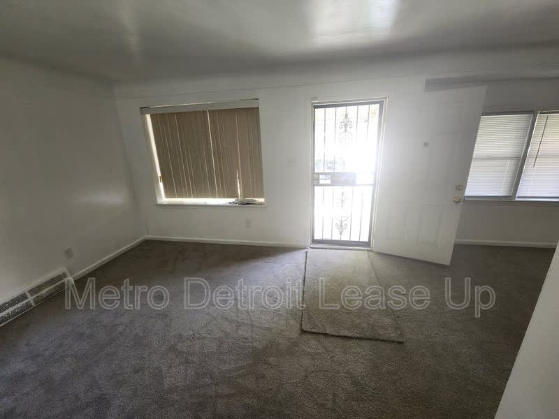 19455 Avon Avenue – photo 2