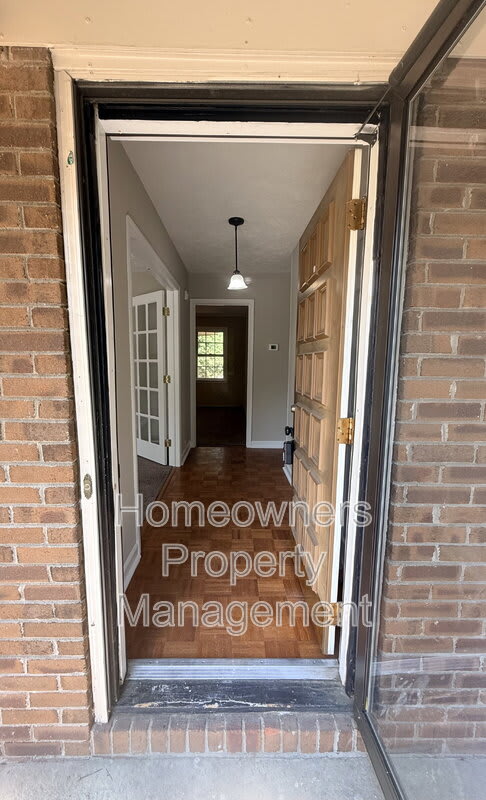1525 Trevino Dr – photo 2