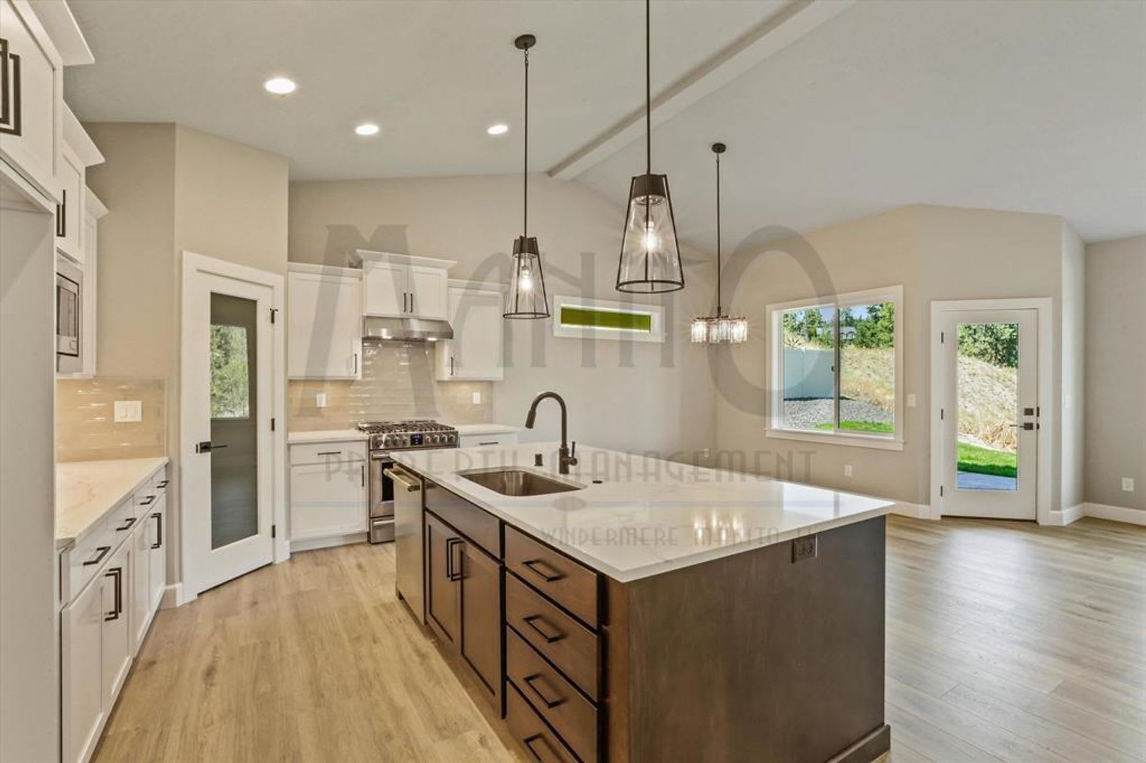 Spacious Rancher in Gated Community – photo 5