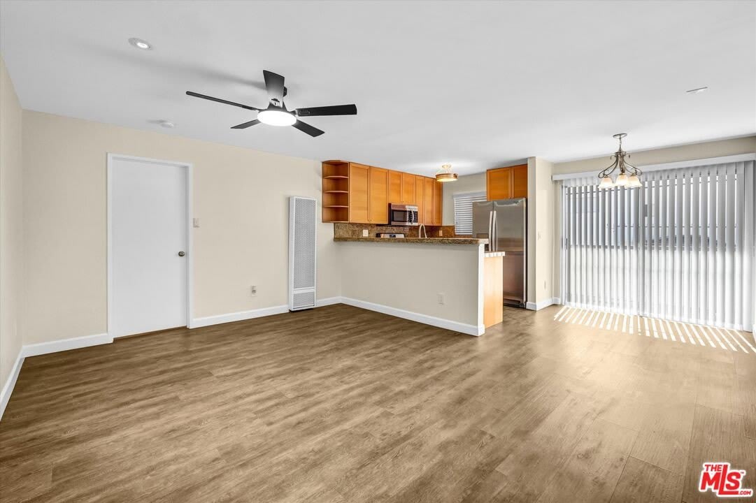18530 Hatteras St – photo 1
