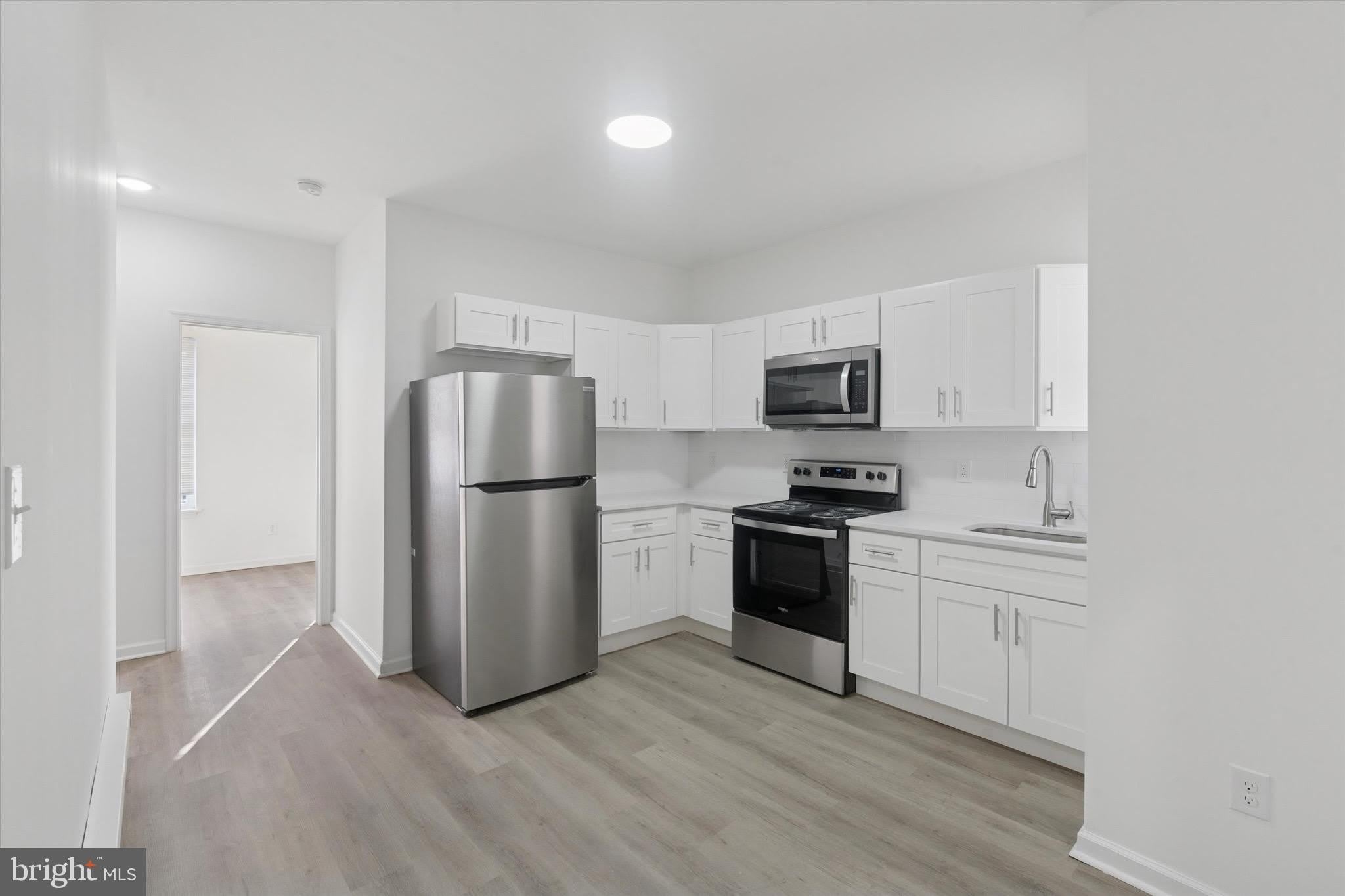 3827 Cambridge Street – photo 5