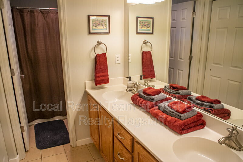 2439 West Silverton Drive – photo 4