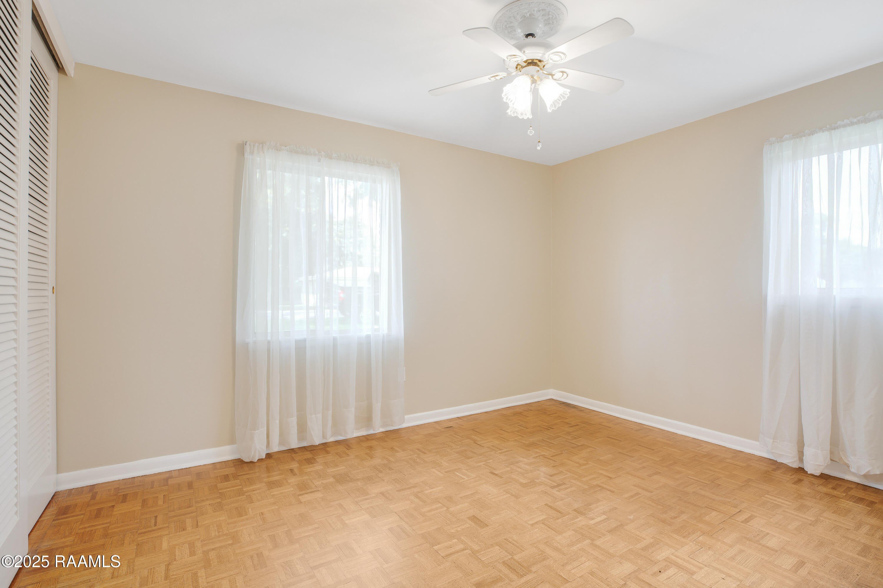 100 Maple Drive – photo 5