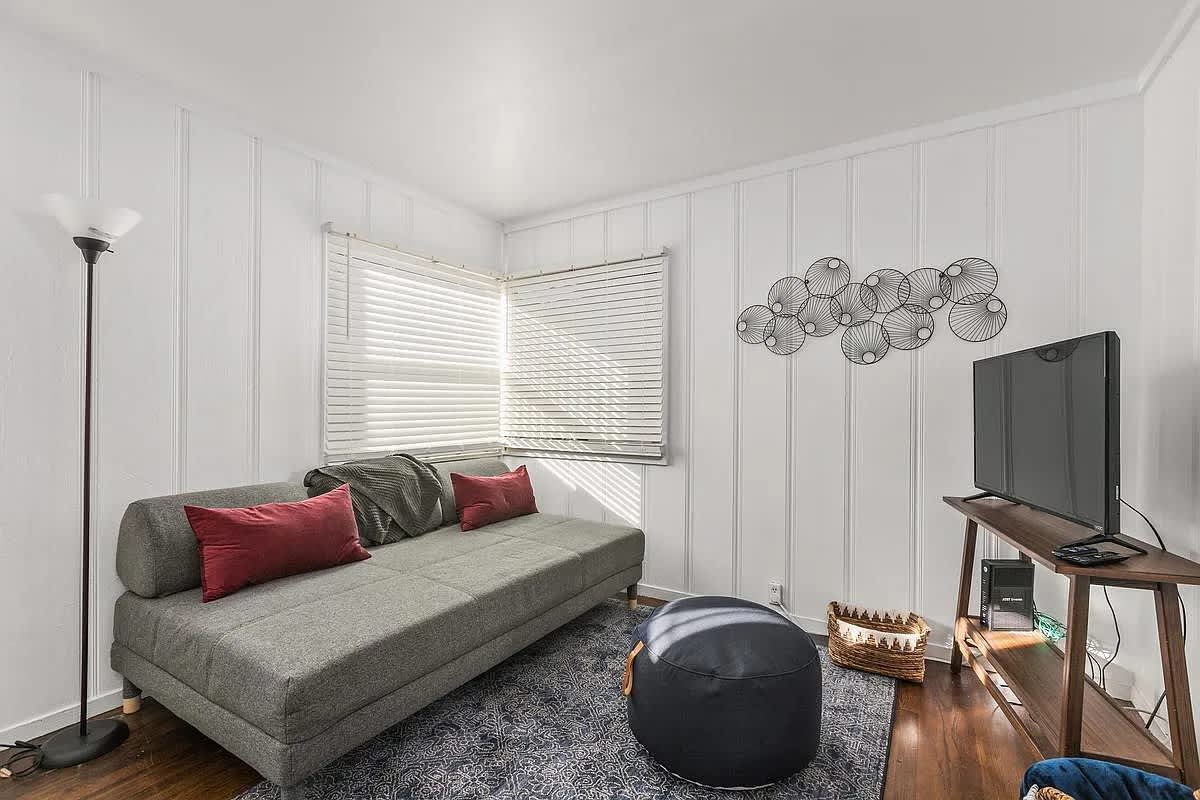 4499 Campus Avenue – photo 2