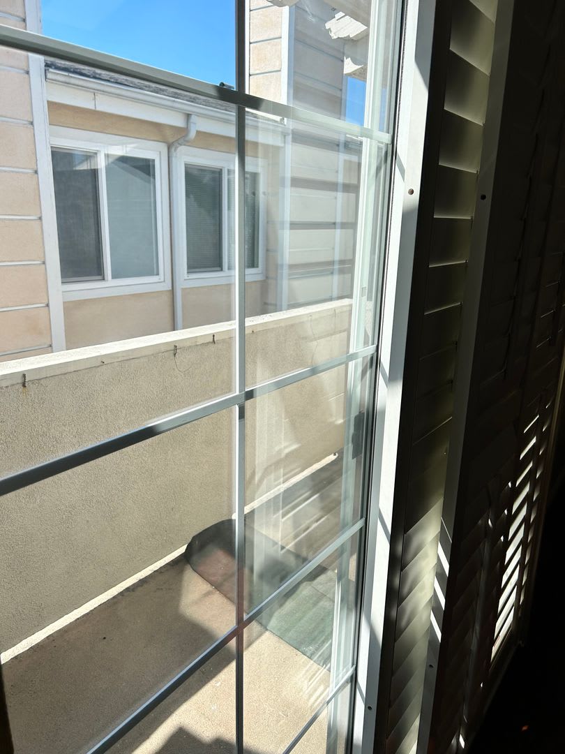 2B2B Private Freshly Painted Torrance Condominium Ready For Immediate Occupancy – photo 4