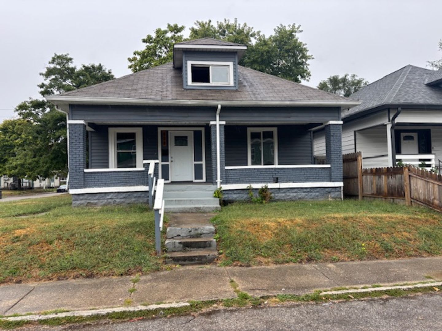 4 bedroom House On Lasalle St! – photo 1