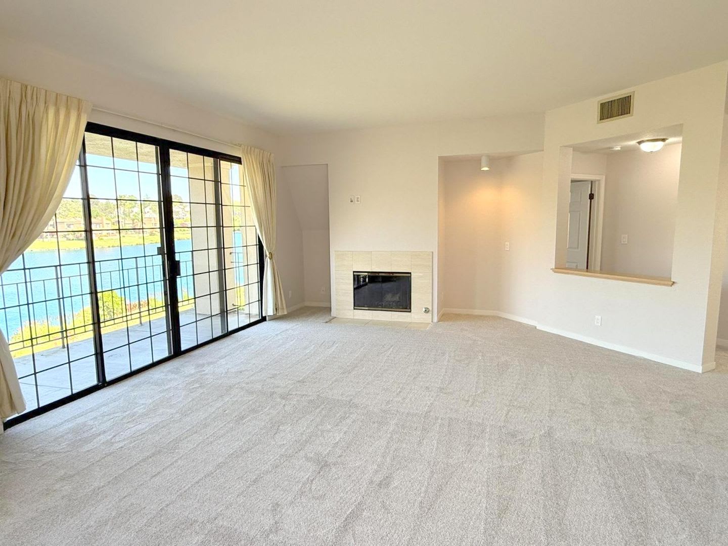 Beautiful Lakefront Condo Home With Spectacular Views of the Lake at Canyon Lakes – photo 4