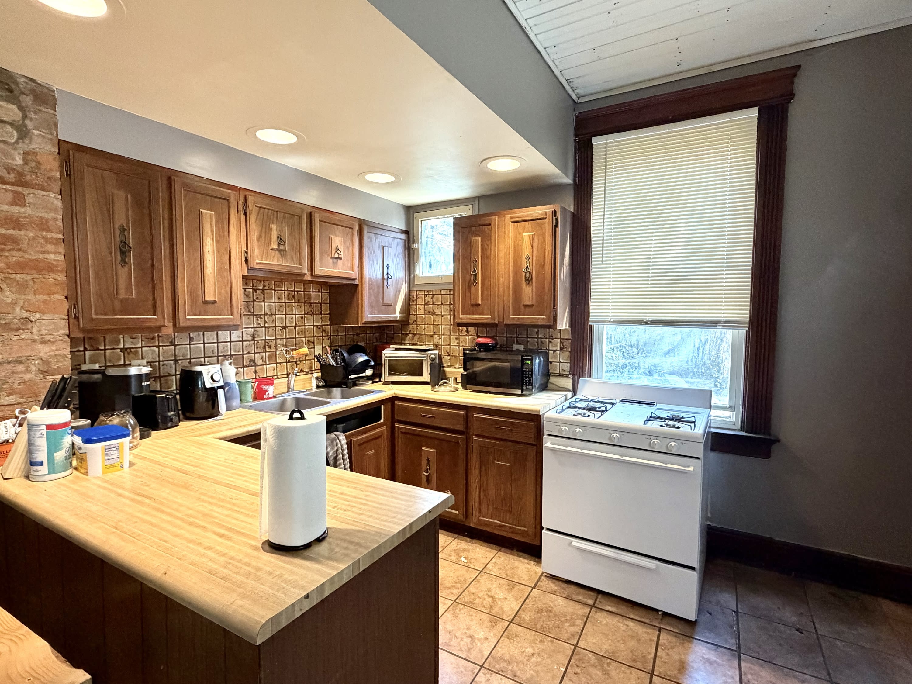 2242 Victor Street – photo 3