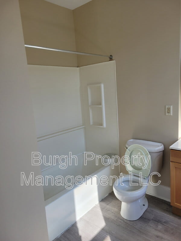 1009 Penn Avenue – photo 3