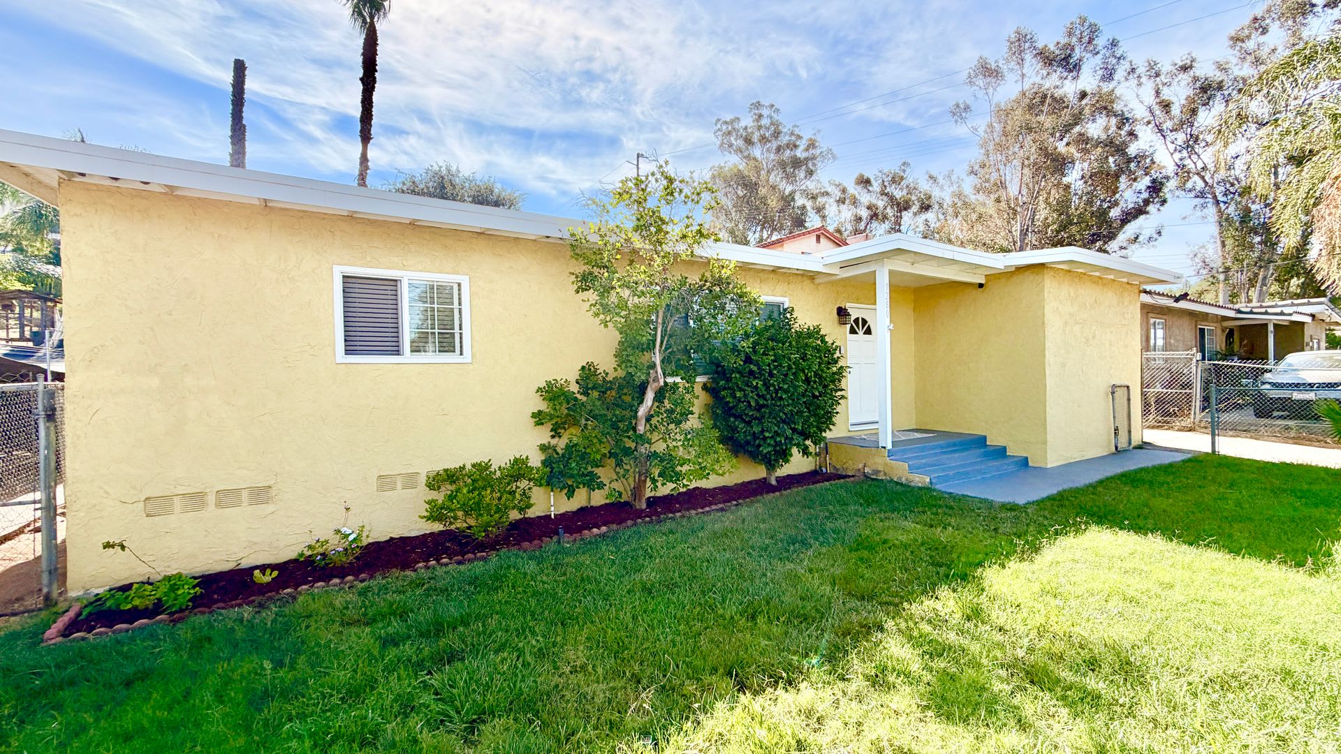 Sweet Single Story With Private Yard Space And Off Street Parking Minutes To Downtown Fallbrook And Conveniences – photo 1