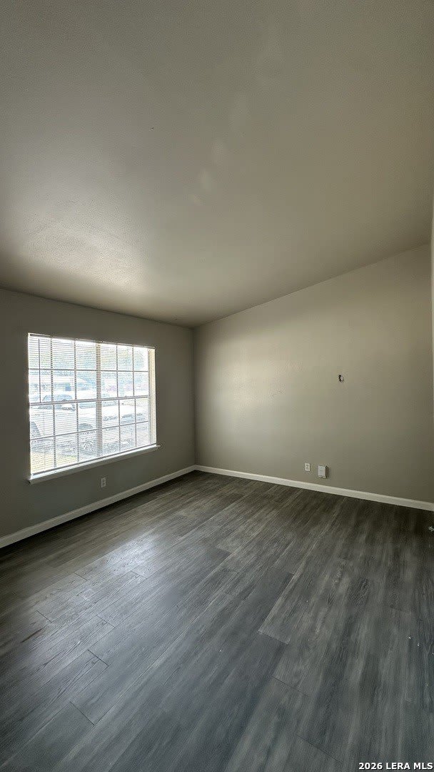 5007 Village Row – photo 3
