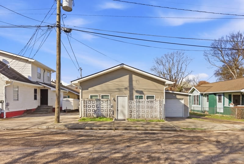 109 North Cruze Street – photo 1