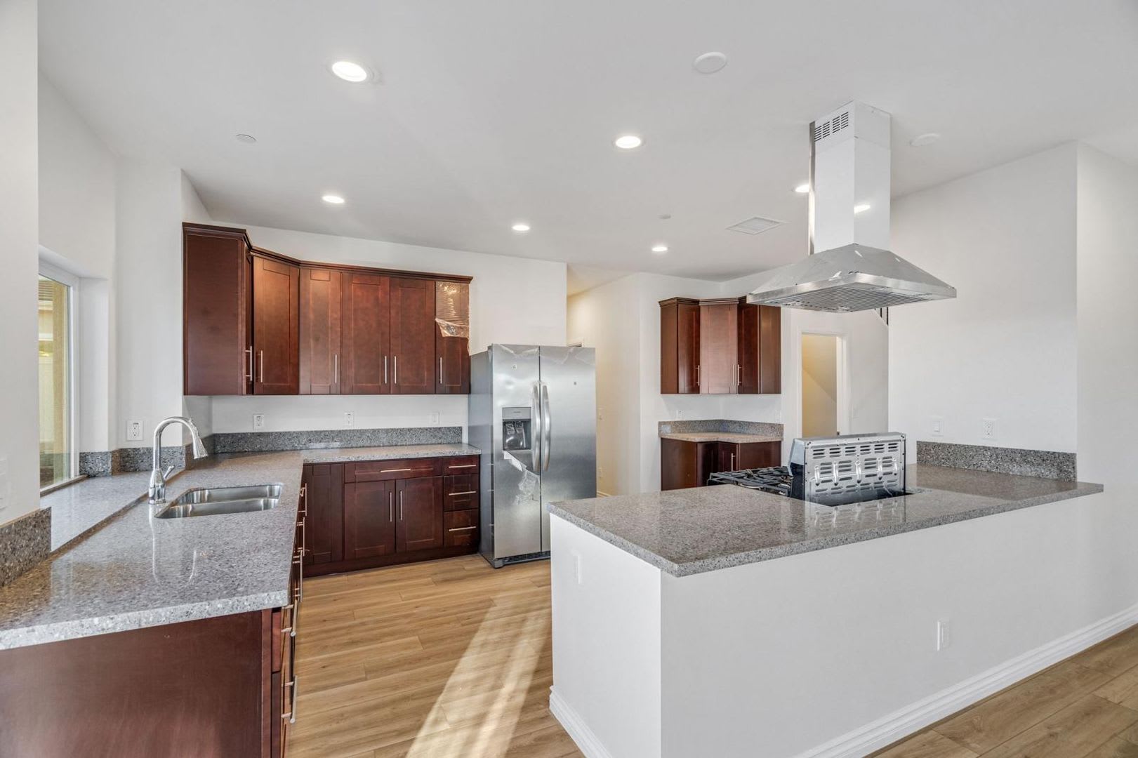 5 Bedroom House With View – photo 2