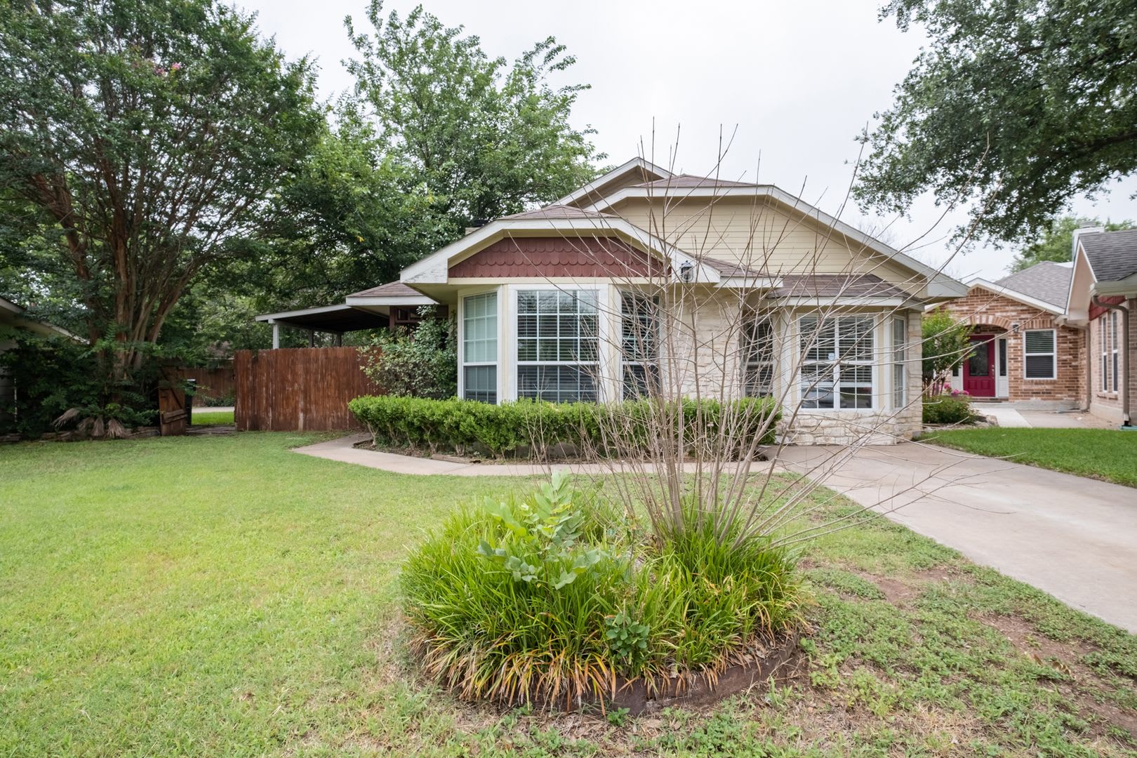 4 Bedroom, 2 Bath Home w/ Converted Garage in North Austin – photo 2
