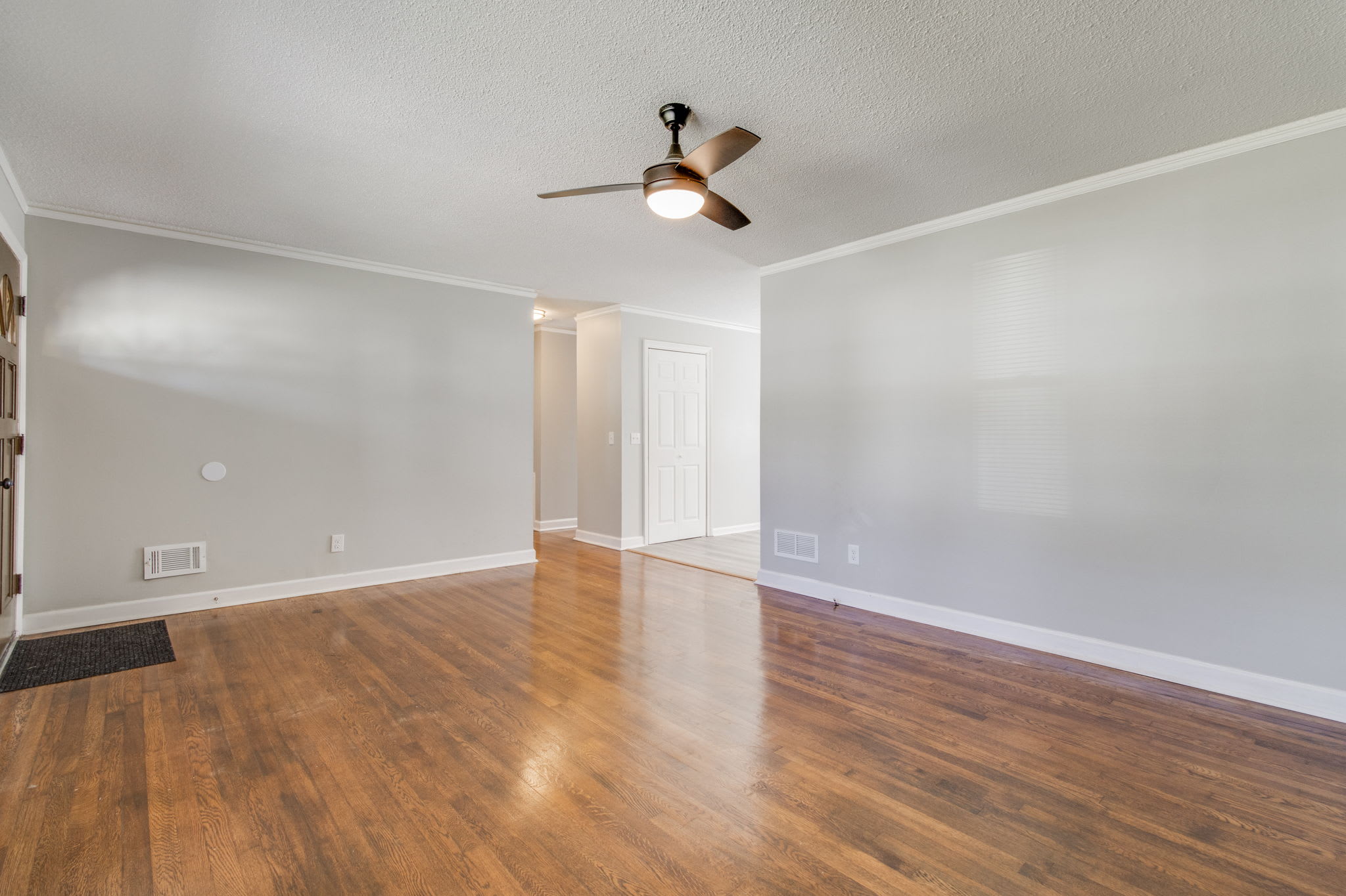 7712 Burdell Drive – photo 5