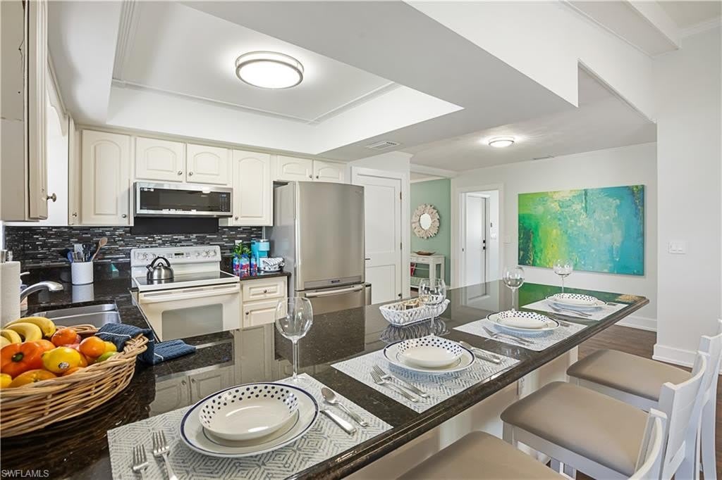 682 95Th Ave N – photo 5