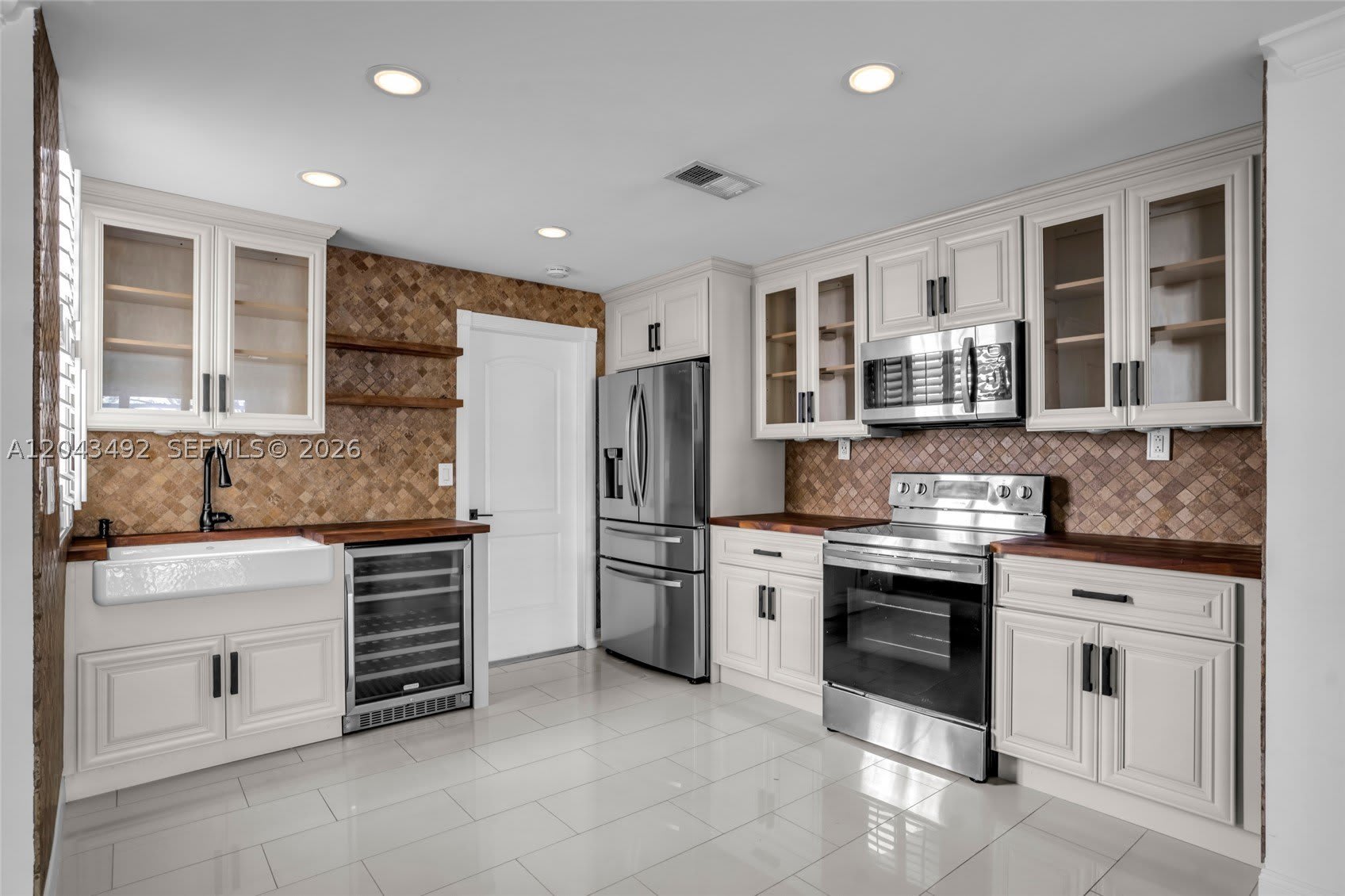 1231 Sorrento Dr – photo 2