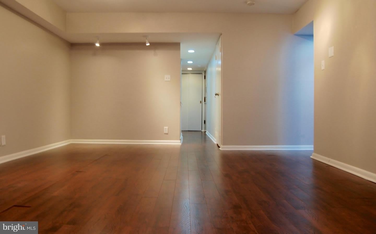 2405 I ST NW #2C – photo 5