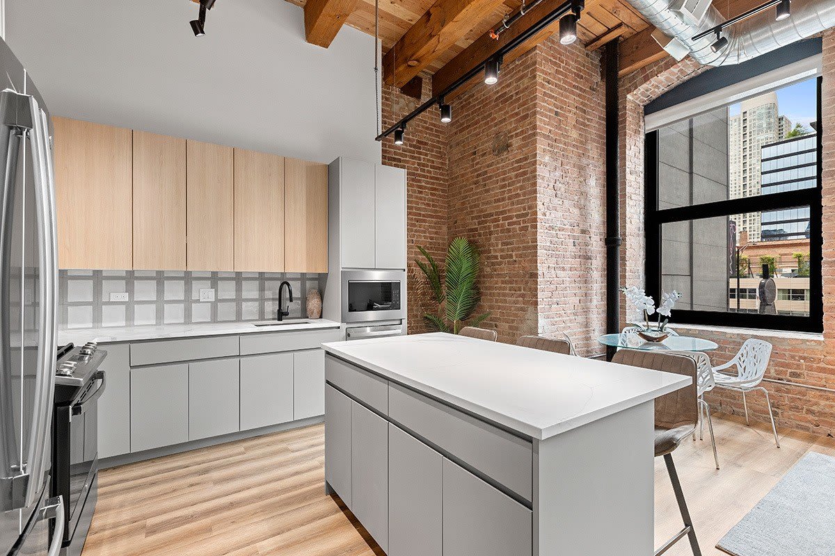 153 W Ohio Street – photo 3