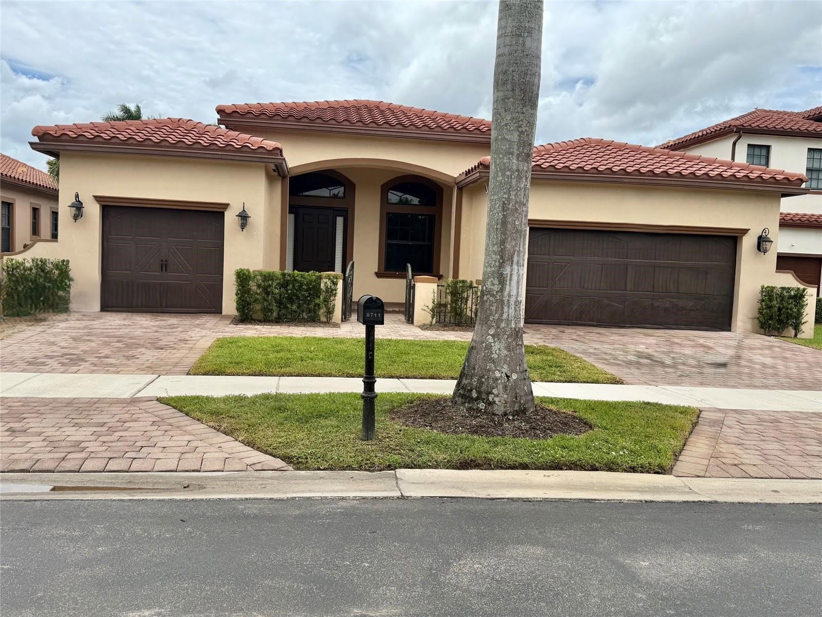 8711 Northwest 41st Street – photo 1