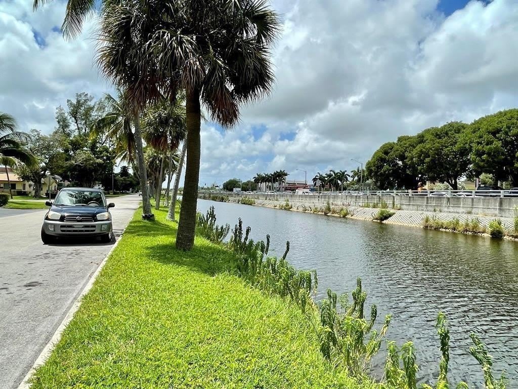 230 SW 1st Street – photo 4