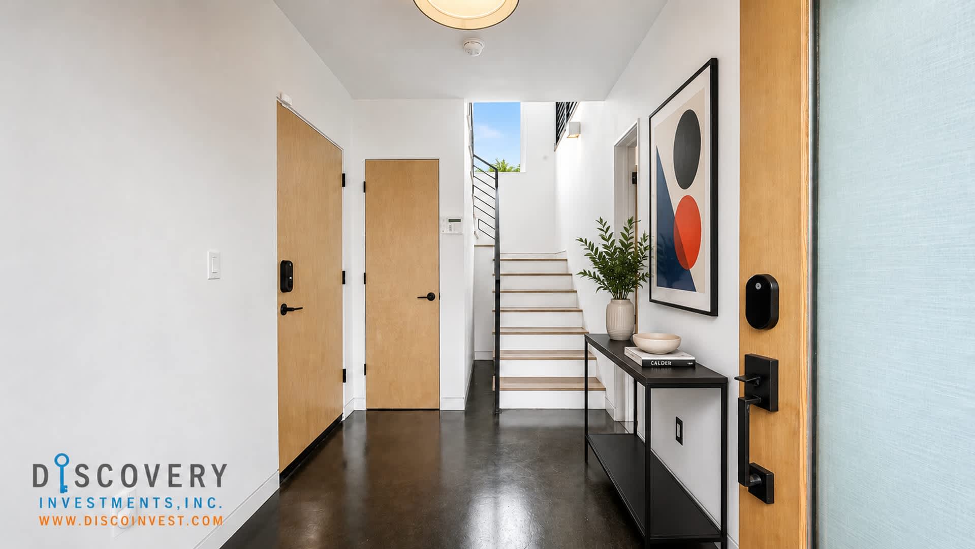 Modern Split Level Home – photo 5