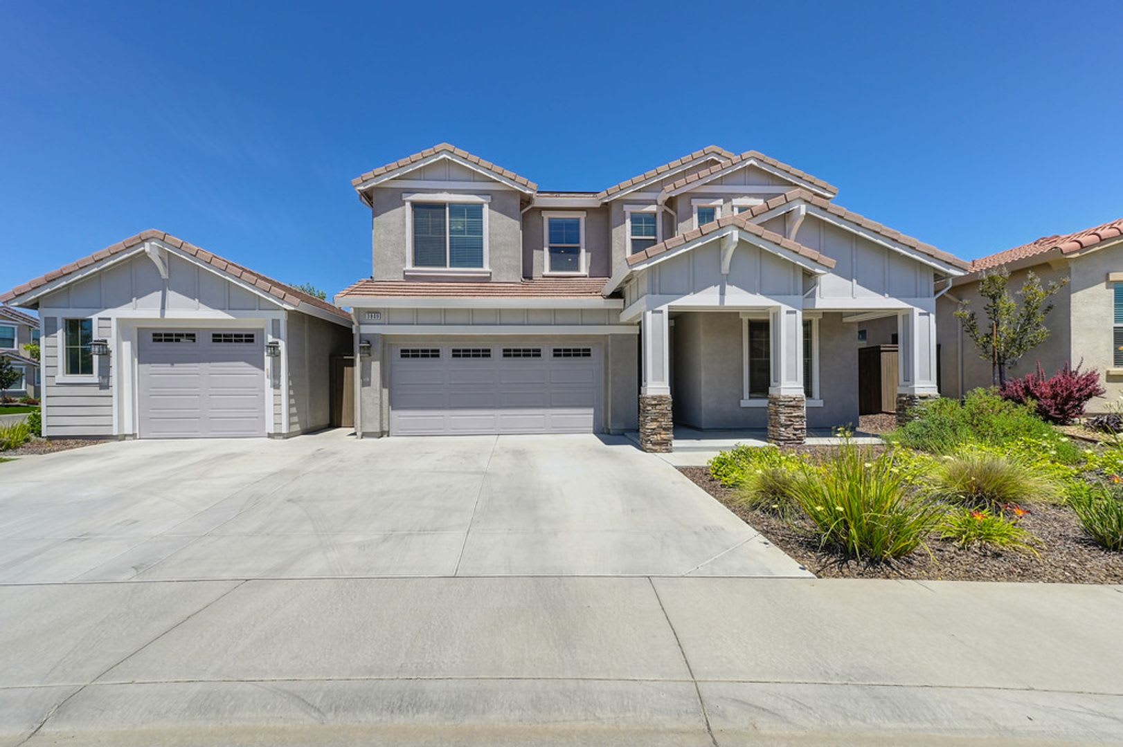 3 bedroom SOLAR Home in Rocklin Gated Community – photo 1