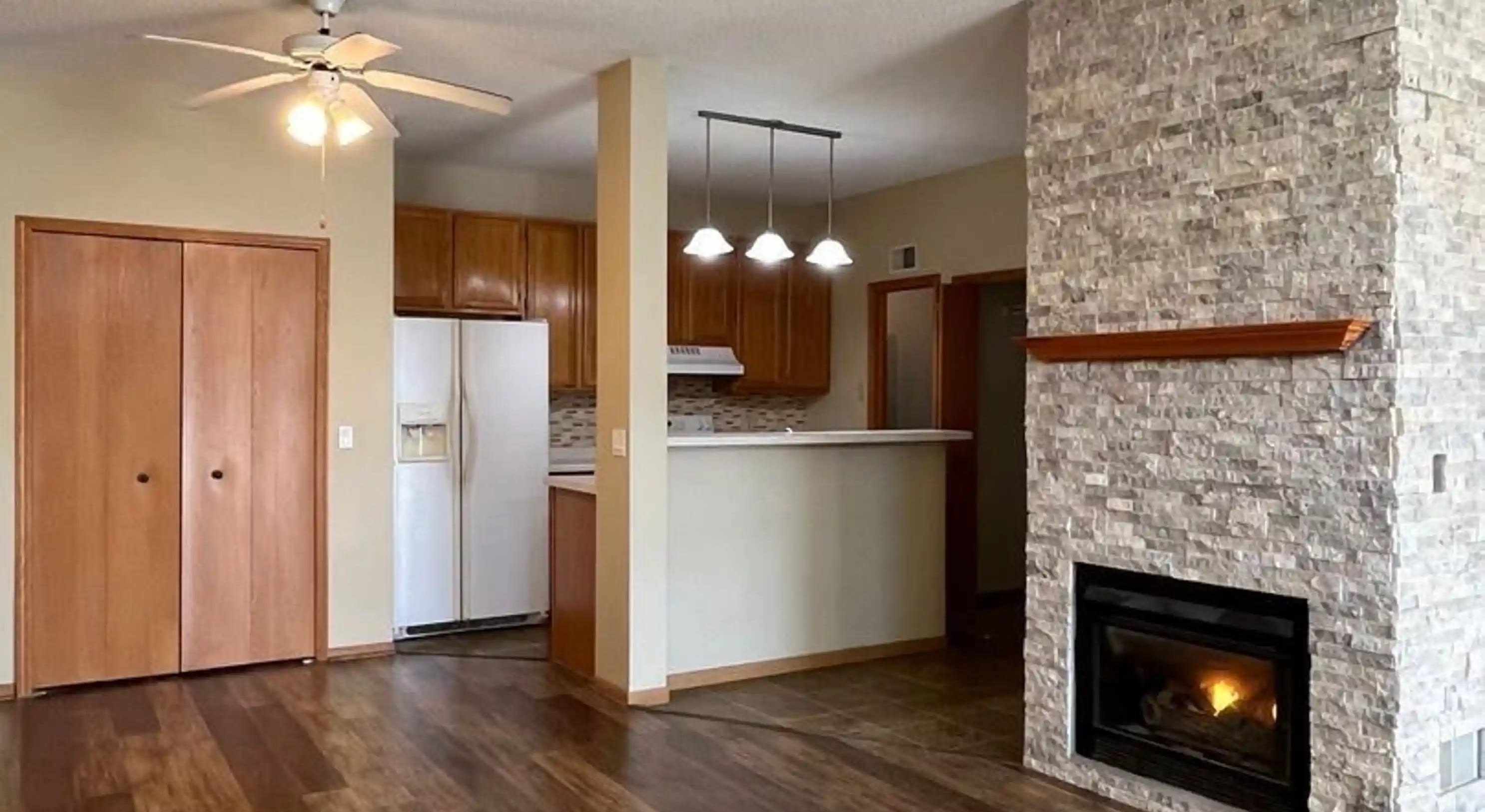 15563 Garnet Way – photo 2