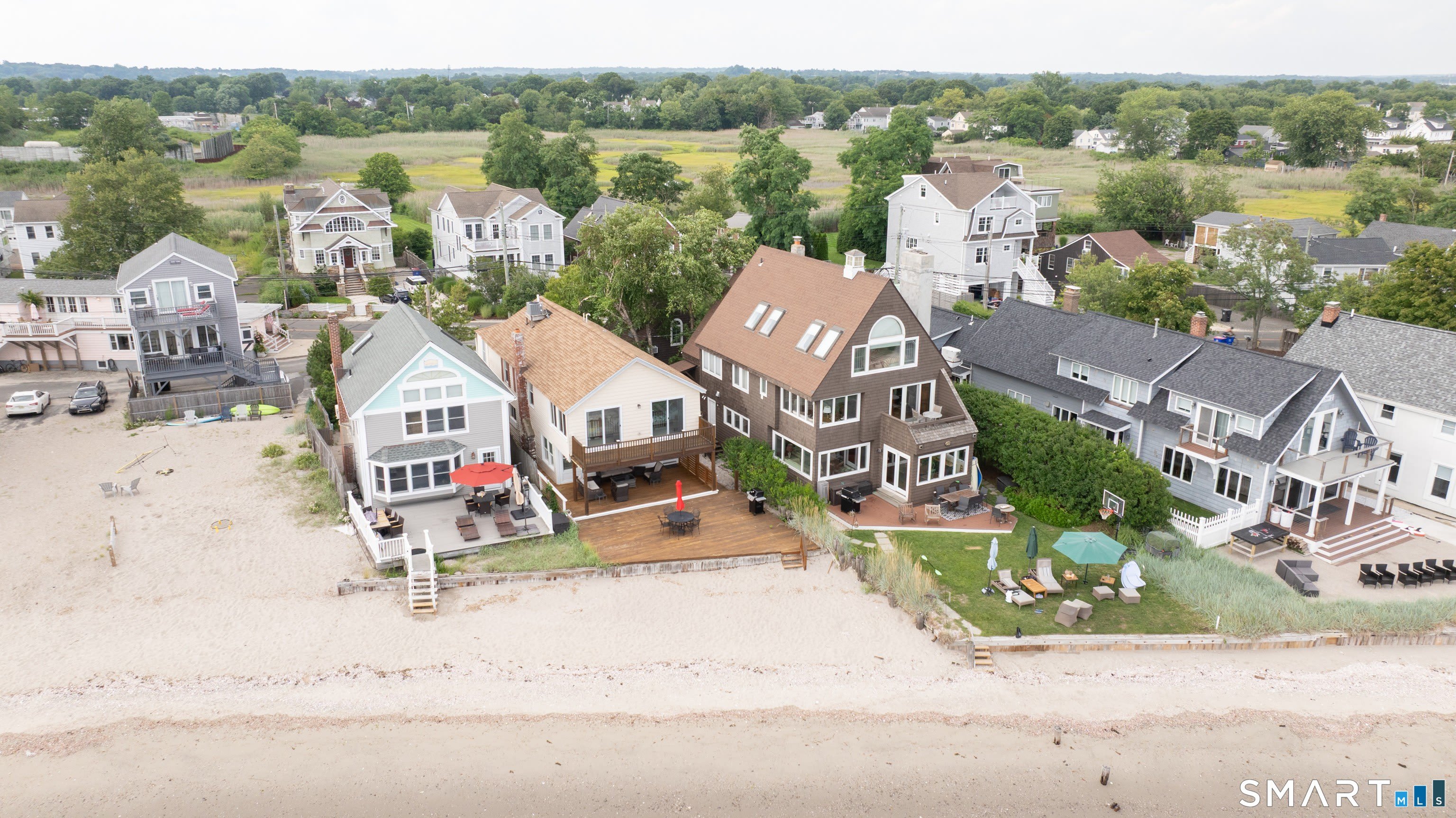989 Fairfield Beach Road – photo 4