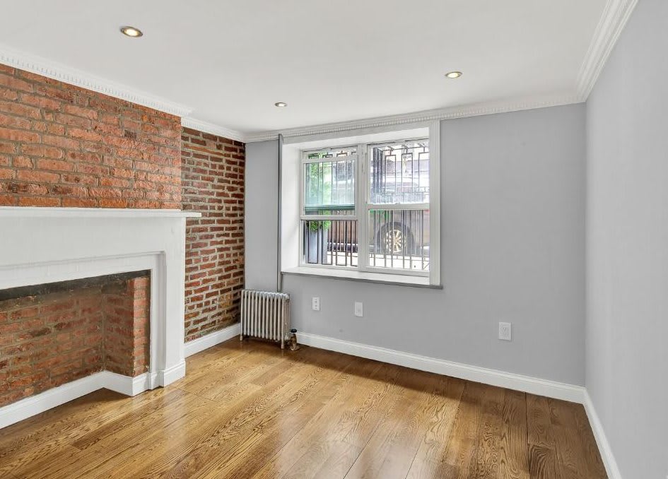 110 E 7th St – photo 3