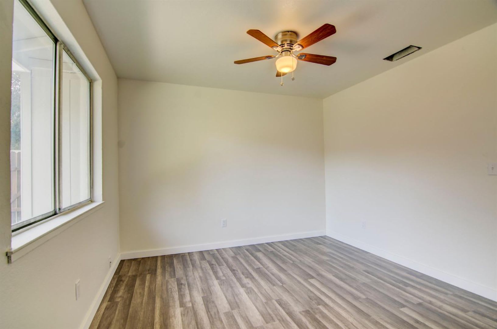 3 Bedroom 2 Bathroom Duplex In Sacramento – photo 5