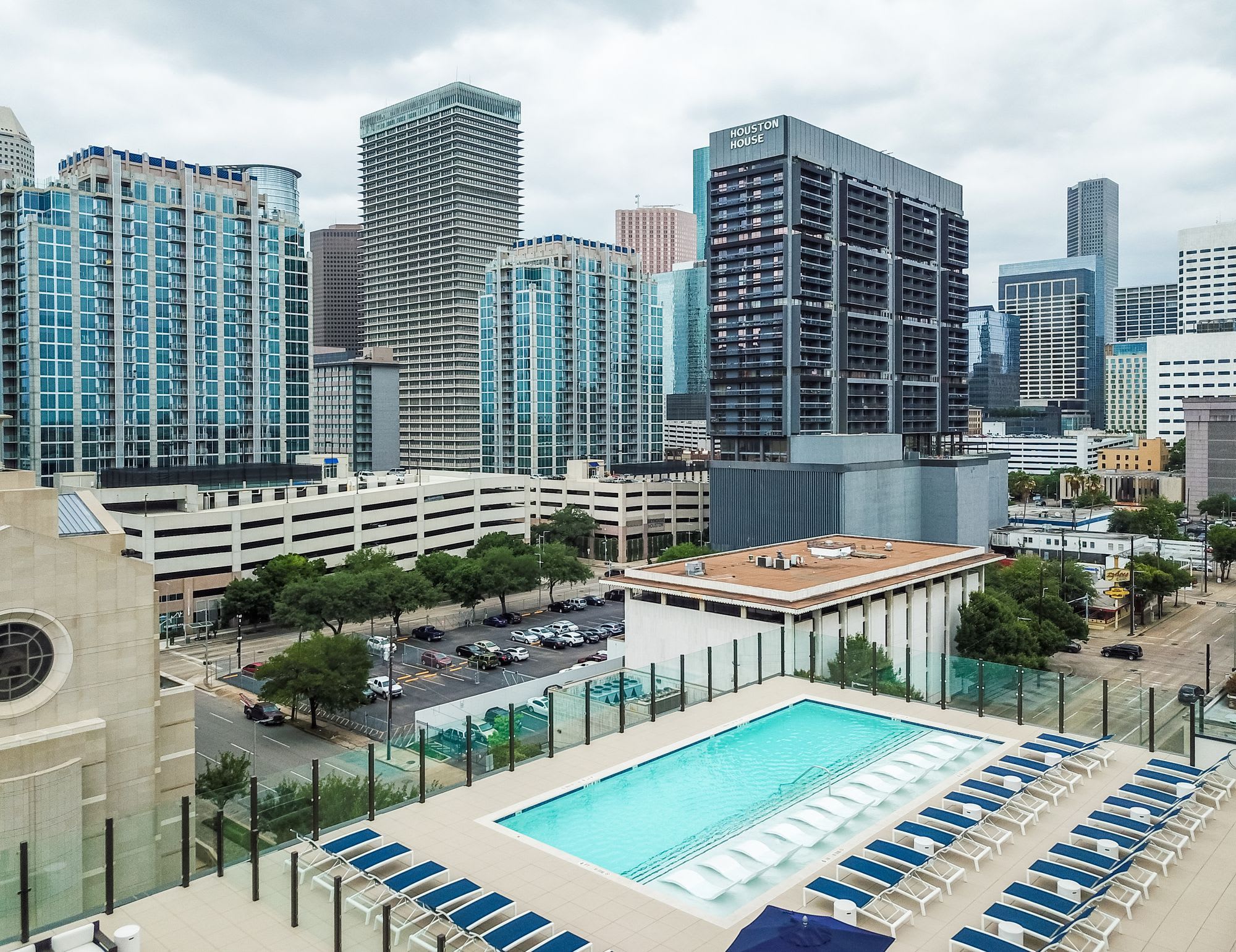 Eighteen25 Downtown – photo 3