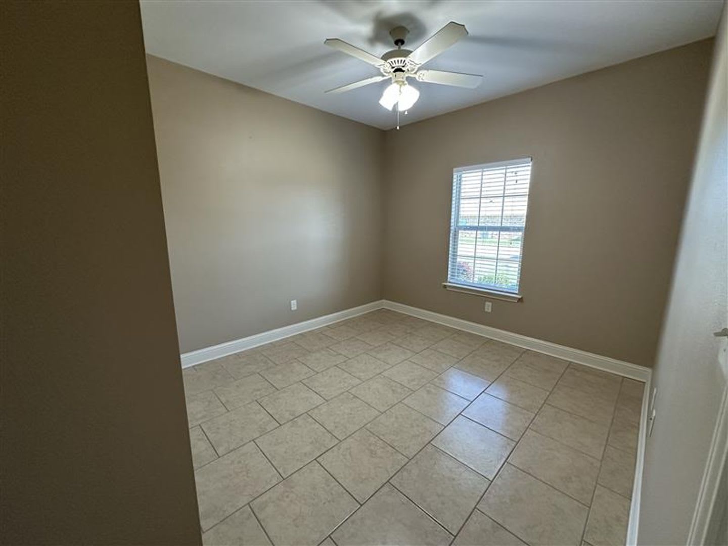 3923 Mobley Circle – photo 5
