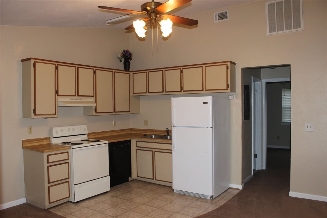 1253 Continental Court – photo 2