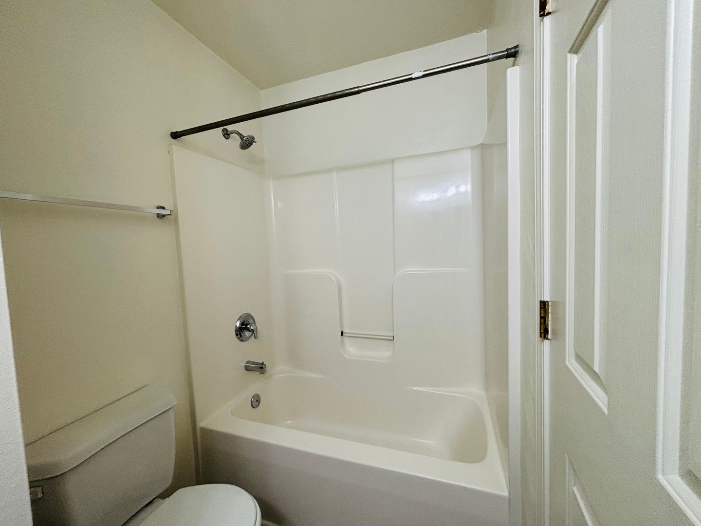 3 Bedroom 2.5 Bath Townhouse – photo 1