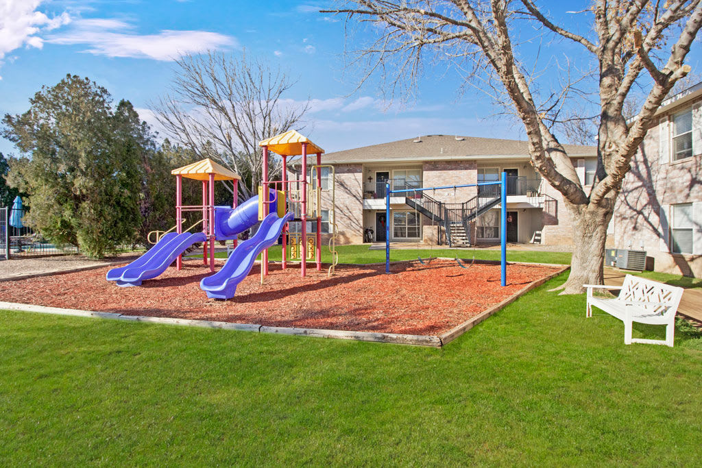 Encino Park Apartments – photo 2