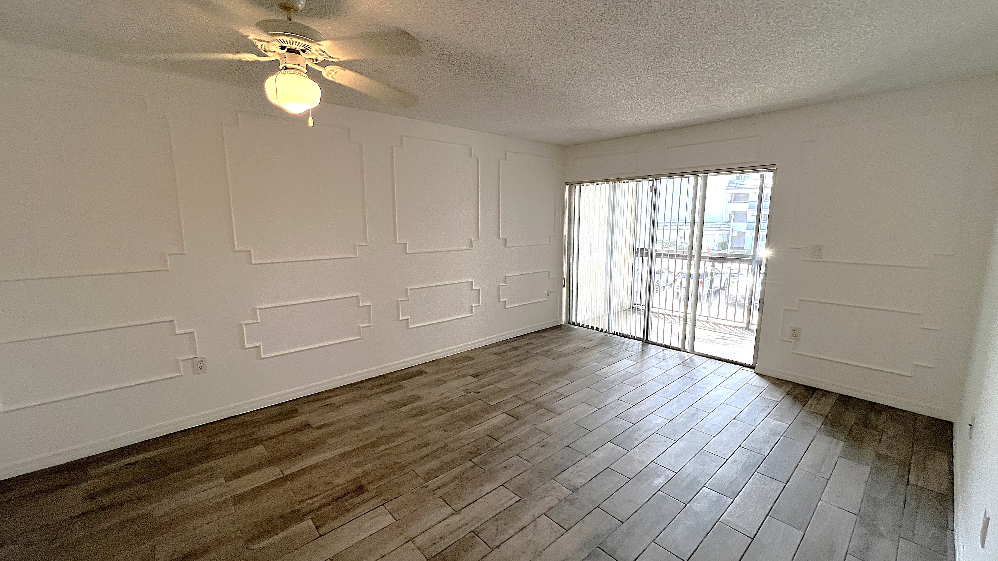 711 N Pine Island Rd – photo 3