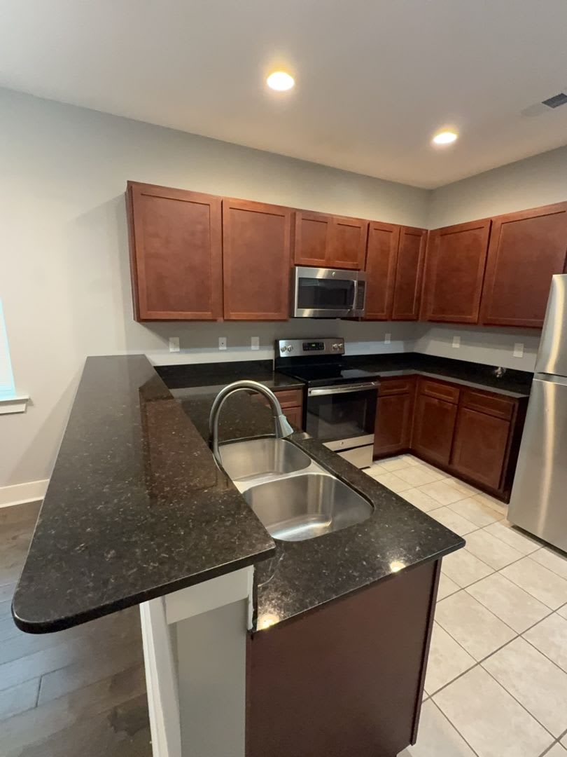 Beautiful 4bed/2.5bath in Hampton Place – photo 4
