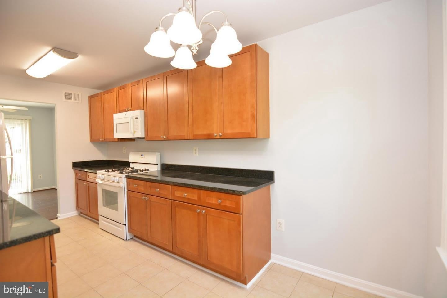 714 HURLEY Avenue – photo 4