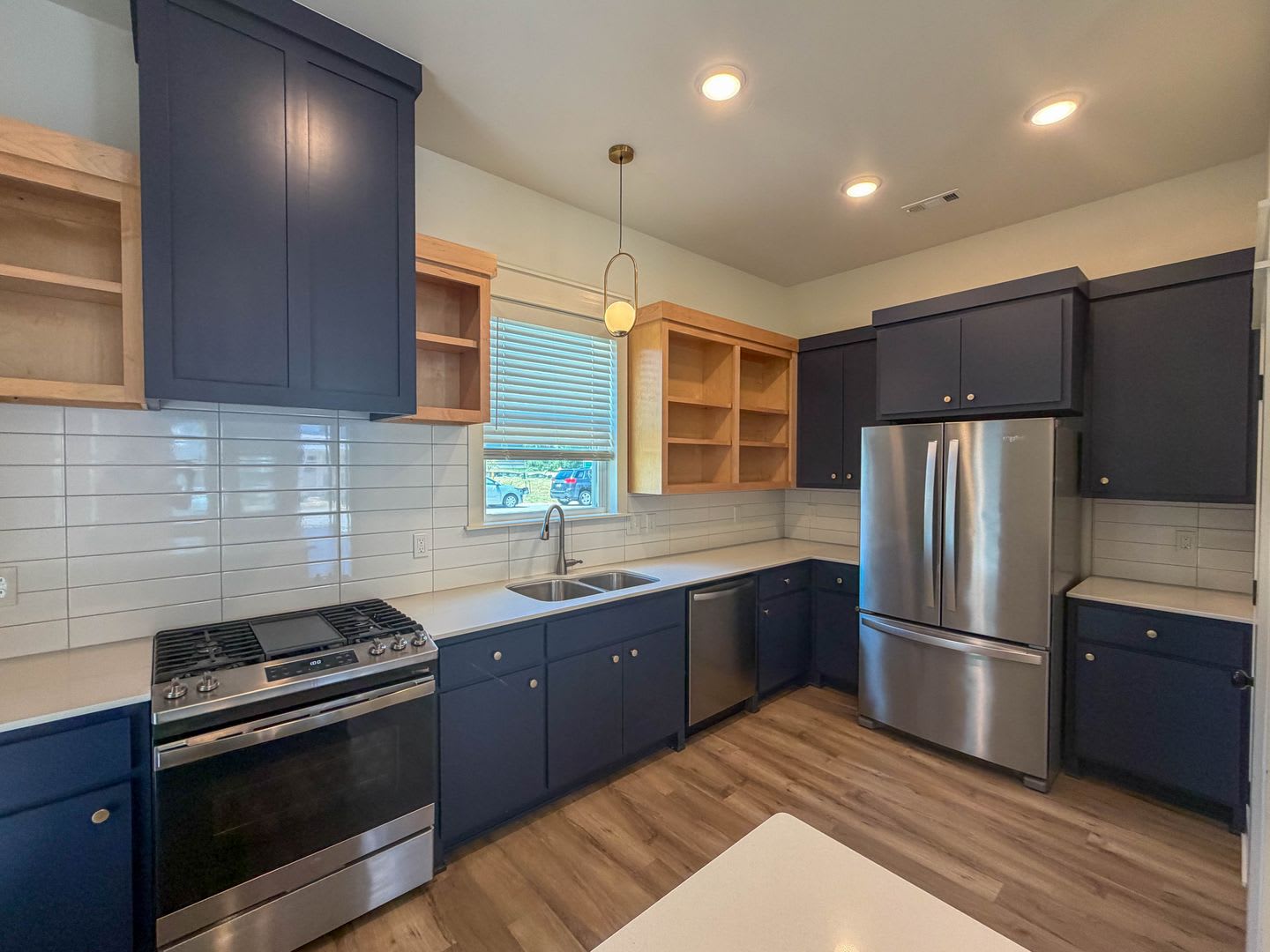 Clean like-new home for rent near the UofA – photo 3