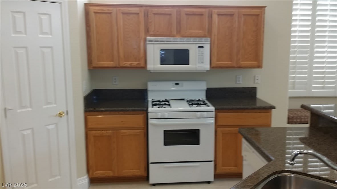 1125 Coral Rainbow Avenue – photo 5