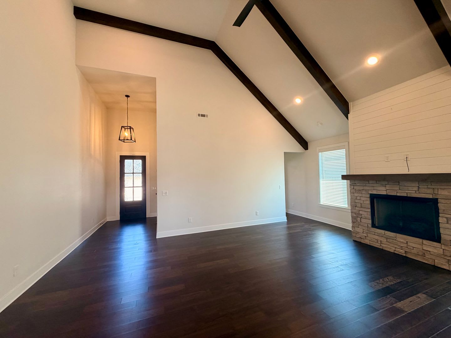 Spacious 4-Bedroom Home with 3-Car Garage – photo 3