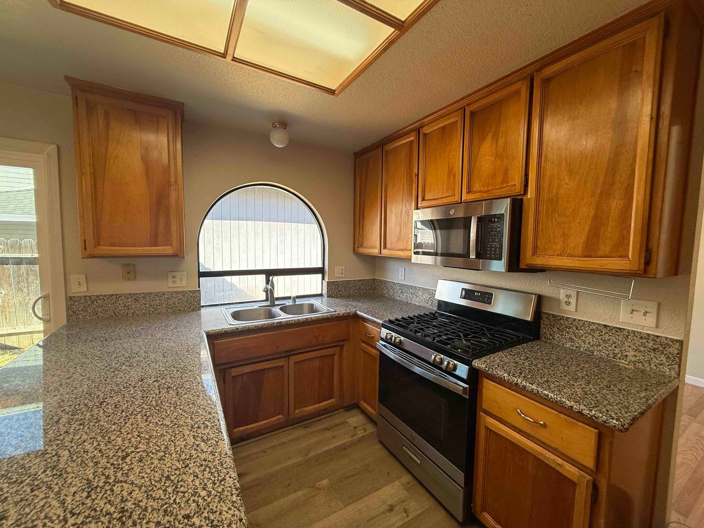 Great Antelope Home Located On a Court – photo 4