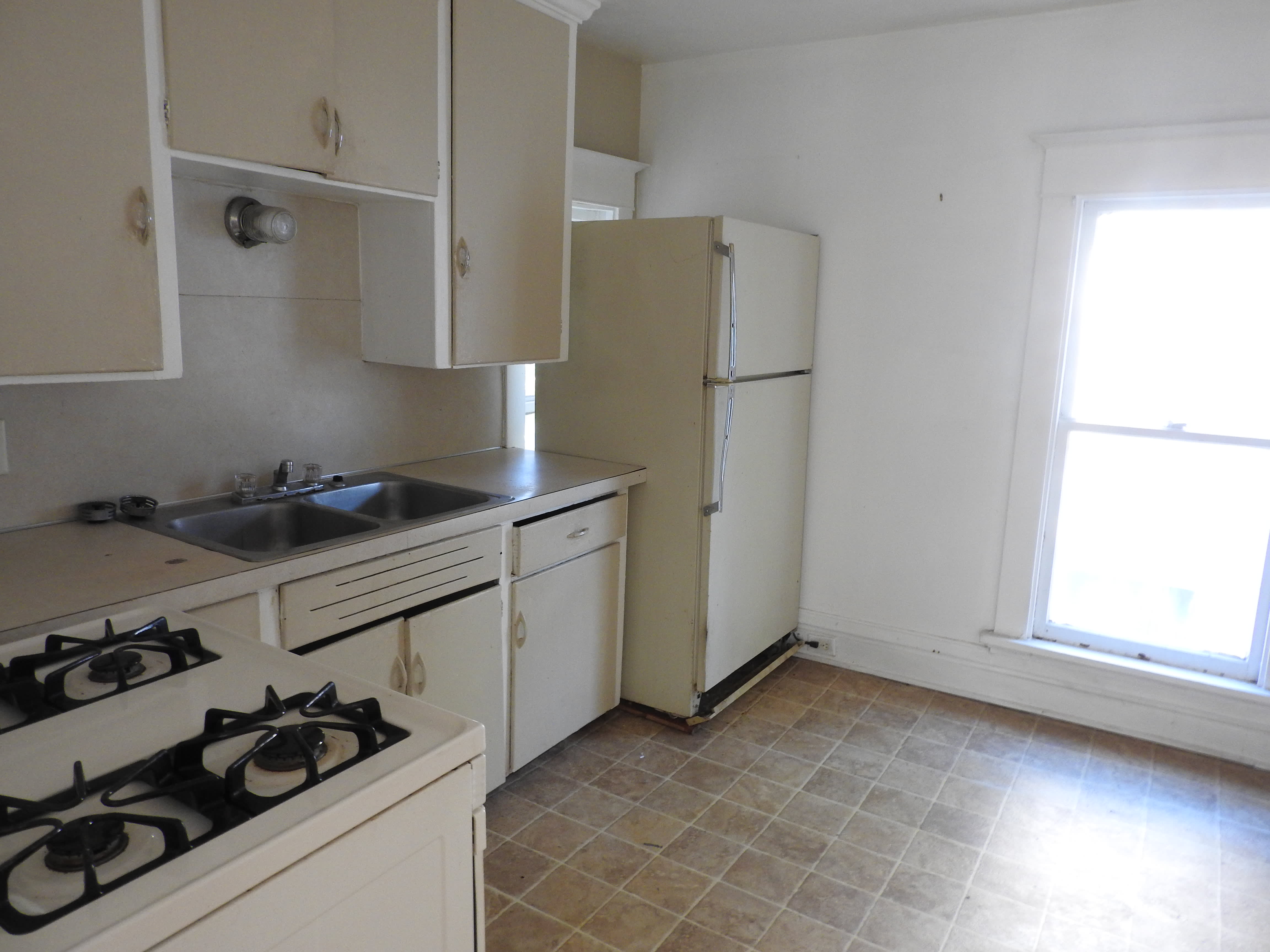 306 Gold Avenue Northwest – photo 2