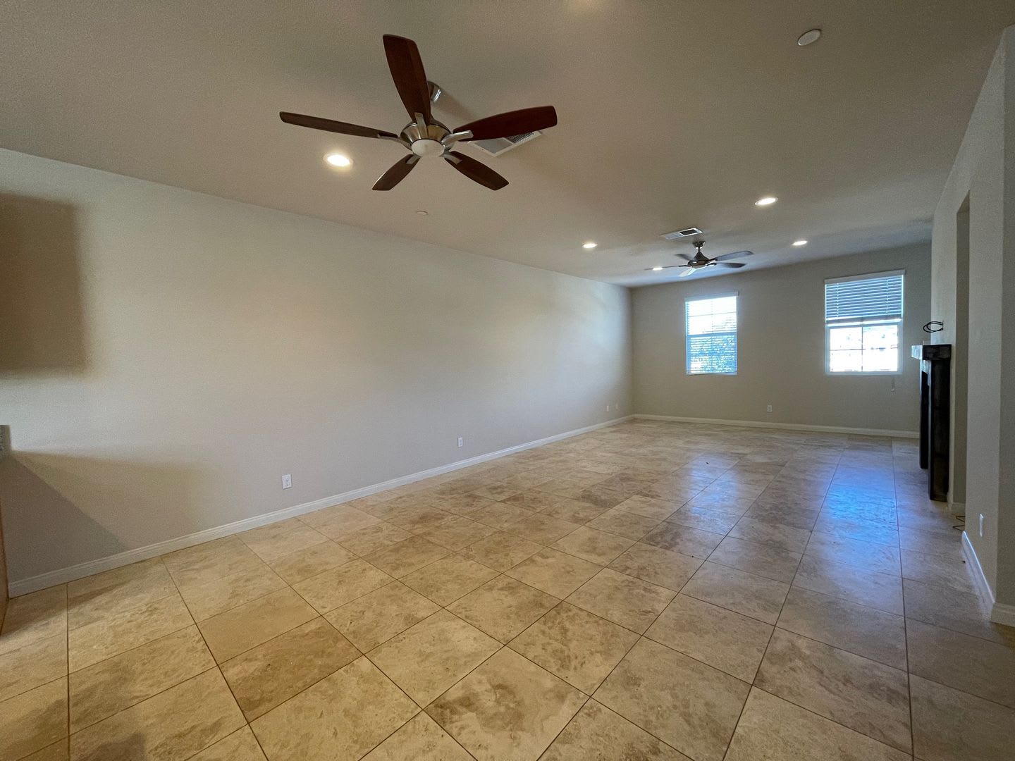 Gorgeous Tri-Level Home in El Cajon! 3 Bedroom 3.5 Bathroom in El Cajon! – photo 4