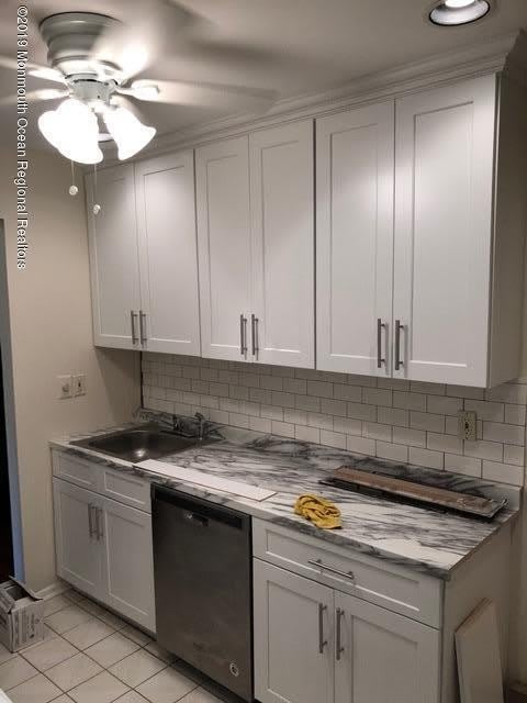 171 Amberly Drive – photo 3